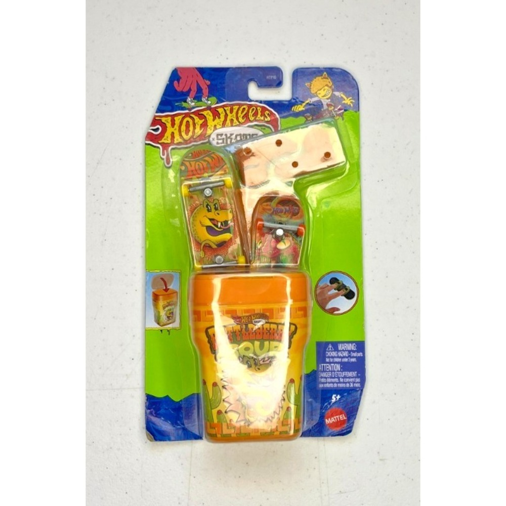 Mattel Hot Wheels Skate Rattleberry Sour - 2 Boards, Boots, and Bin